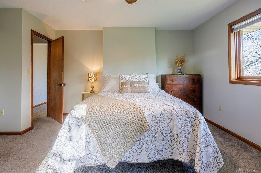 628 Mears Dr, Miamisburg OH  45342-2206 exterior