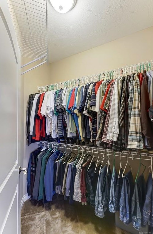 6651 Liberty Cir, Hamilton OH 45069-6412 exterior