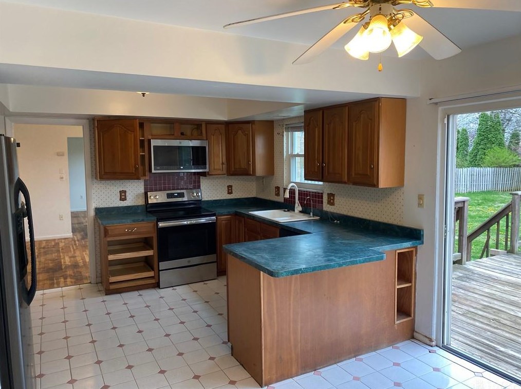 4170 Cedar Blf Cir, Dayton OH 45415-1906 exterior