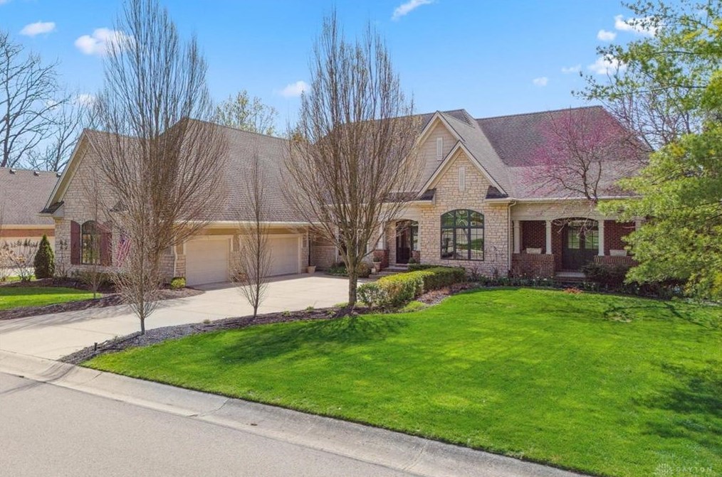 3893 Sable Ridge Dr, Bellbrook, OH 45305
