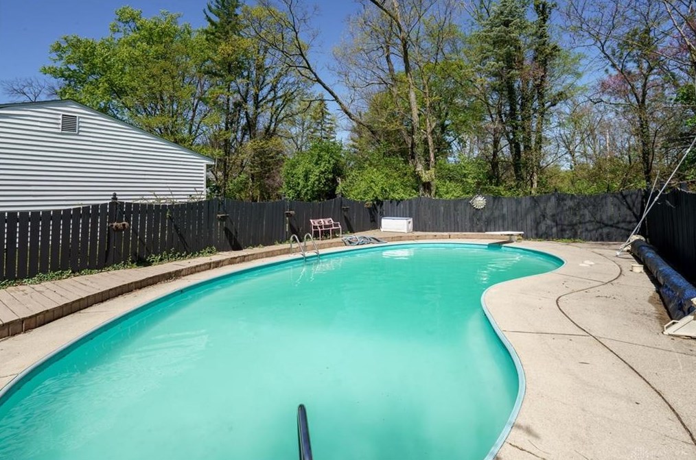 2123 Timberidge Cir, Dayton OH  45459-1342 exterior