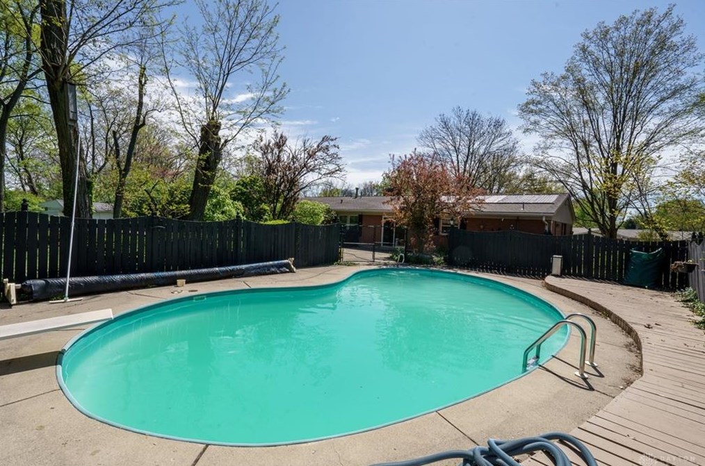2123 Timberidge Cir, Dayton OH  45459-1342 exterior