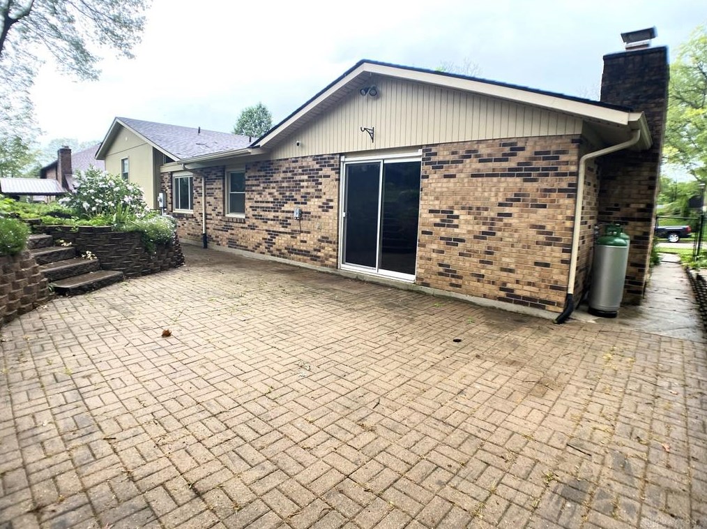 370 Forest View Dr, Fairborn OH 45324-3920 exterior