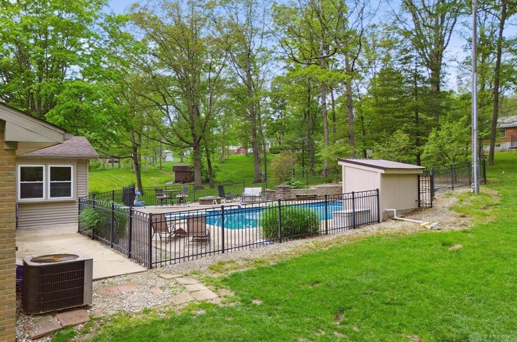 106 Newkirk Dr, Fairfax OH  exterior