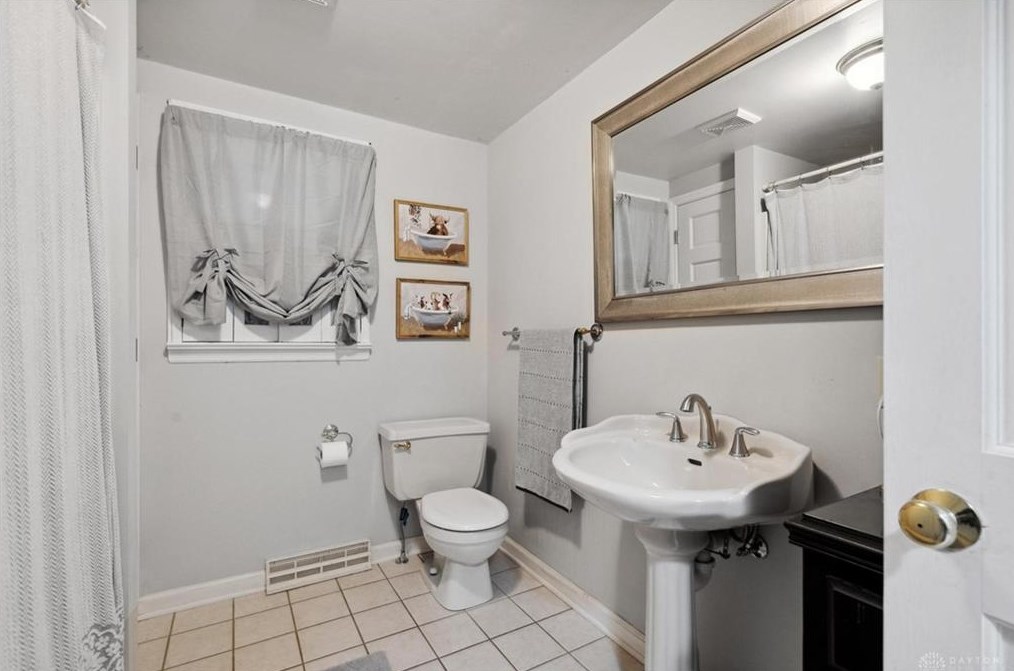 106 Newkirk Dr, Fairfax OH  exterior