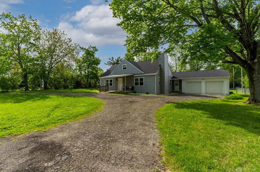 3923 Fieldcrest Dr, Dayton OH  45431-2303 exterior