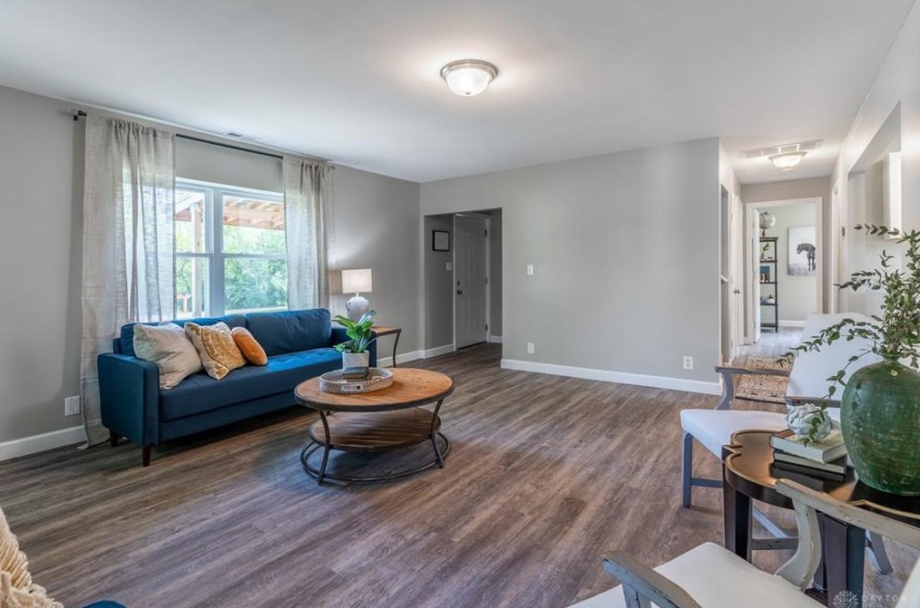 3923 Fieldcrest Dr, Dayton OH  45431-2303 exterior