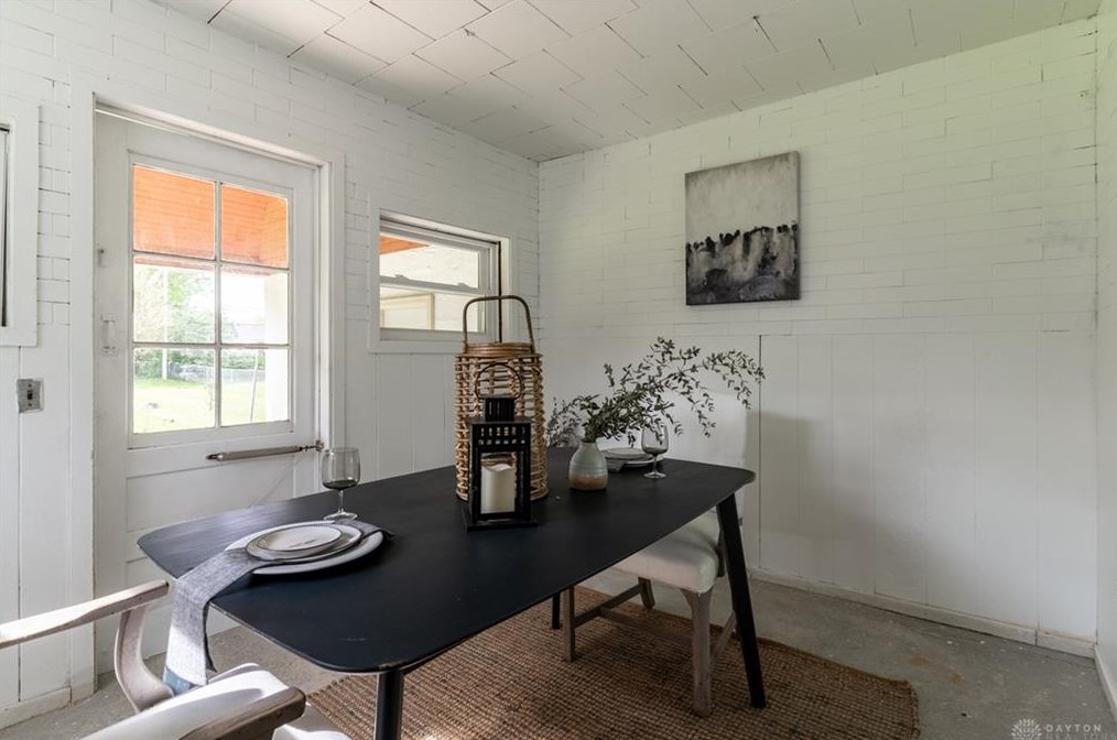 3923 Fieldcrest Dr, Dayton OH  45431-2303 exterior