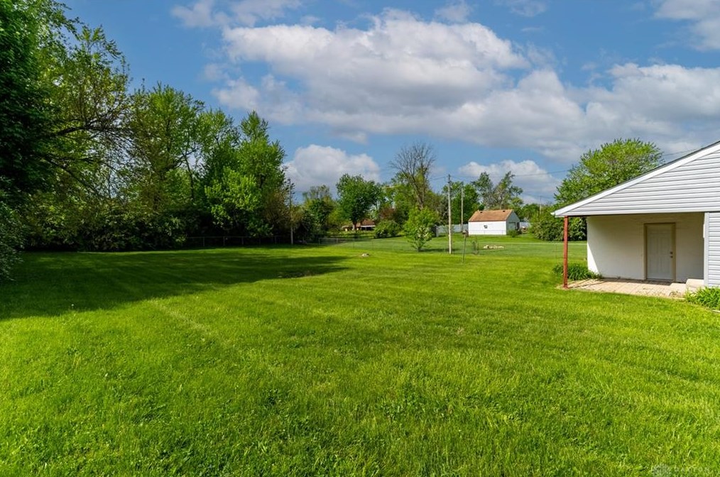 3923 Fieldcrest Dr, Dayton OH  45431-2303 exterior