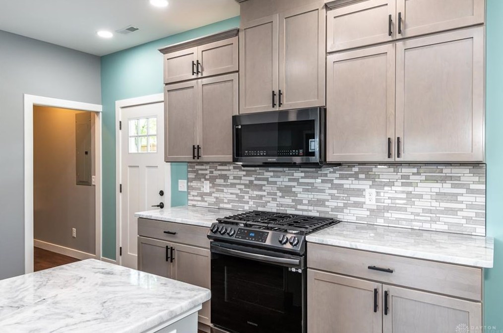 140 Kesling Dr, Springboro OH  45066-1231 exterior