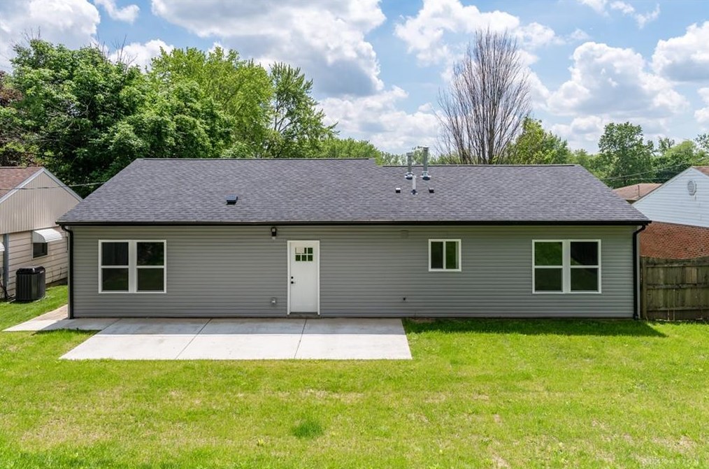 140 Kesling Dr, Springboro OH  45066-1231 exterior