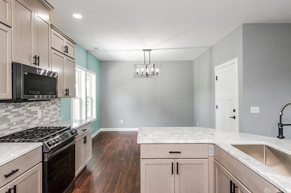 140 Kesling Dr, Springboro OH  45066-1231 exterior