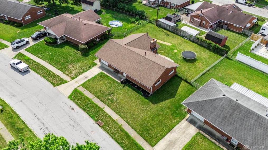 2090 Mattis Dr, Dayton OH  45439-2649 exterior