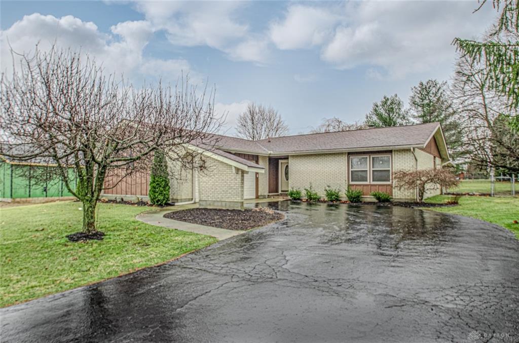 43 Lakengren Dr, Eaton, OH 45320 MLS 858644 Coldwell Banker