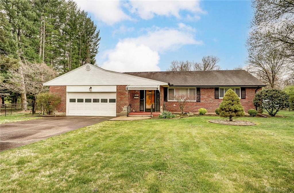 4047 Beechwood Dr, Bellbrook, OH 45305 MLS 908724 Coldwell Banker