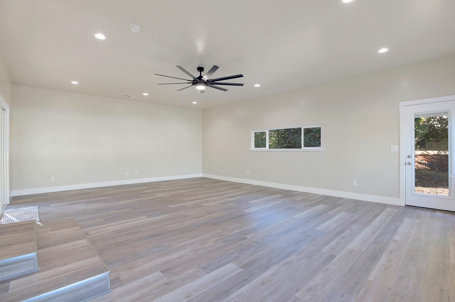 1040 Franklin Ave, Yuba City CA 95991-5320 exterior