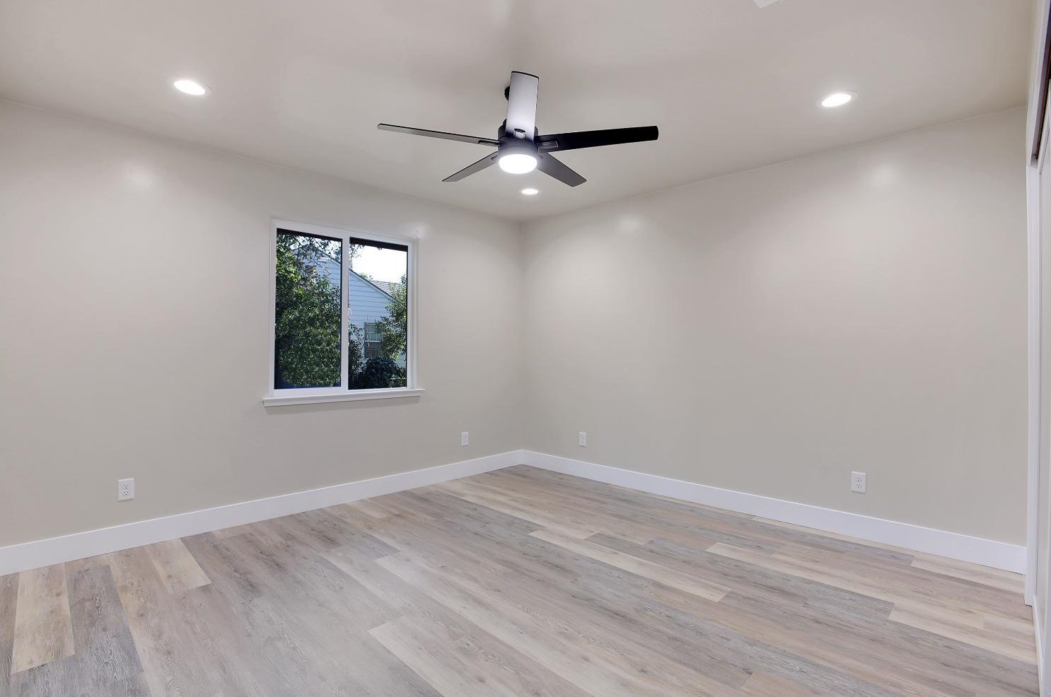 1040 Franklin Ave, Yuba City CA 95991-5320 exterior