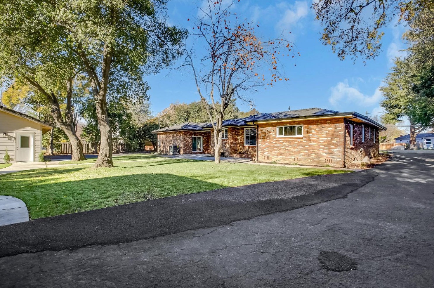 1040 Franklin Ave, Yuba City CA 95991-5320 exterior