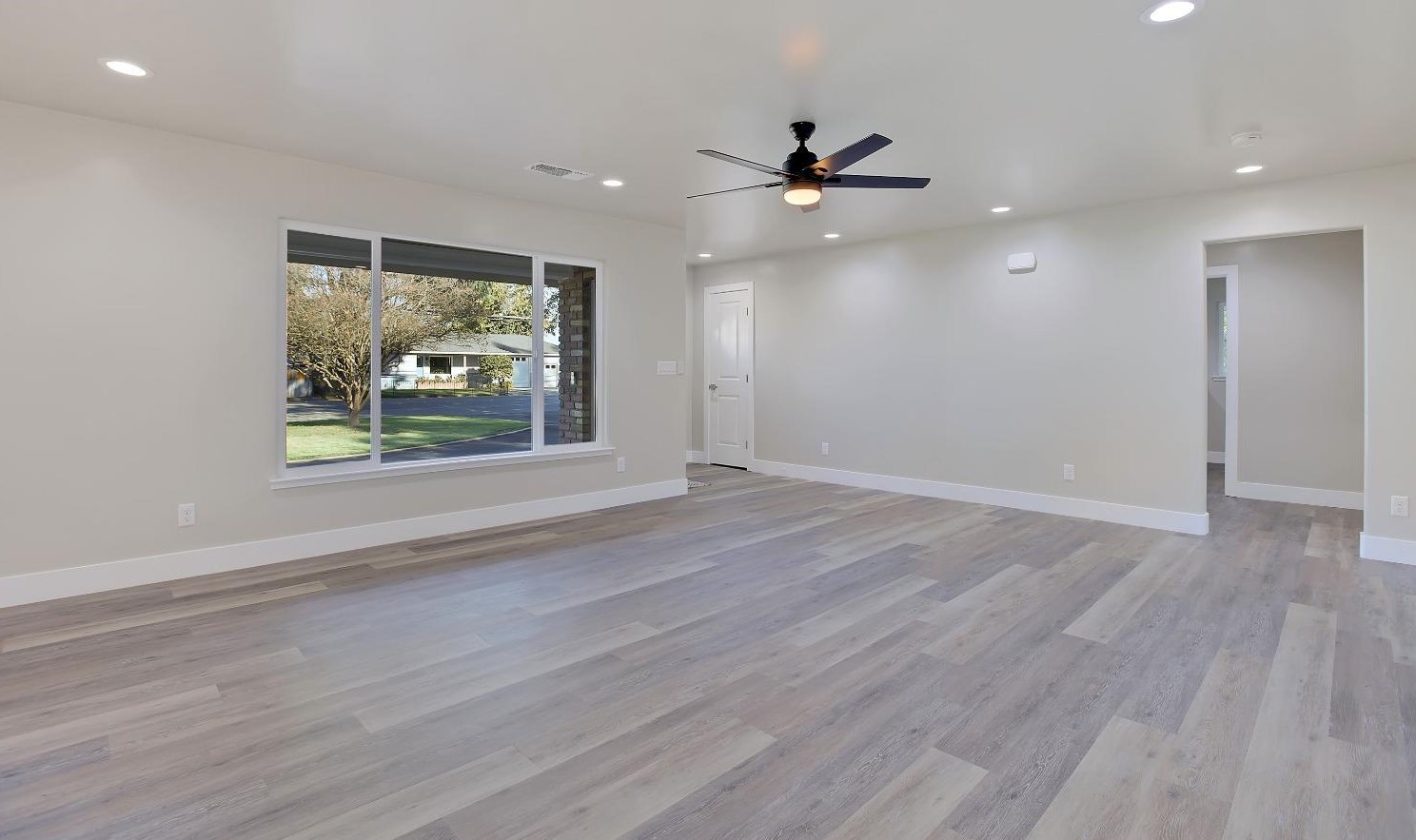 1040 Franklin Ave, Yuba City CA 95991-5320 exterior