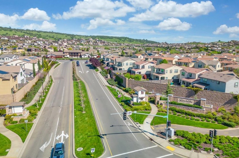 3646 Rosecrest Cir, Folsom CA 95762-9525 exterior