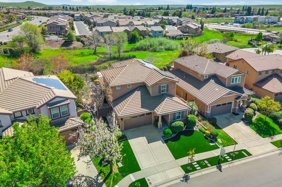 3646 Rosecrest Cir, Folsom CA 95762-9525 exterior