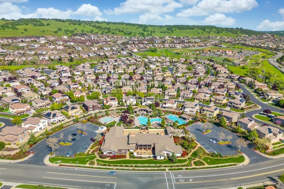 3646 Rosecrest Cir, Folsom CA 95762-9525 exterior