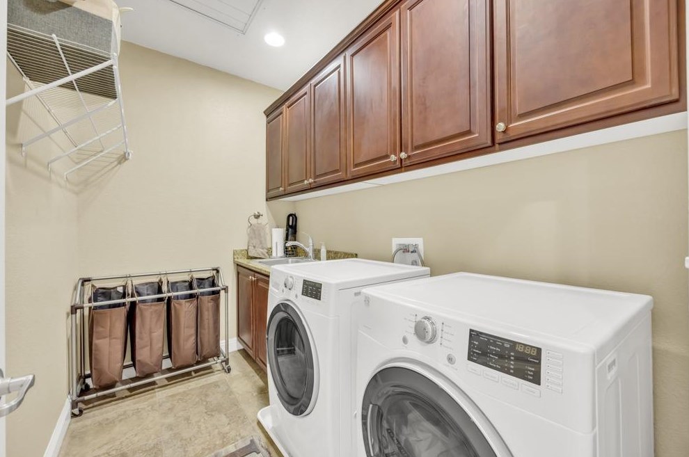 3646 Rosecrest Cir, Folsom CA 95762-9525 exterior