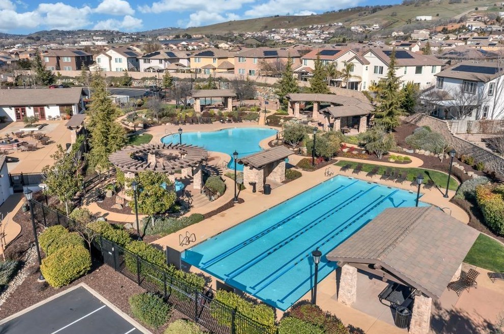 3646 Rosecrest Cir, Folsom CA 95762-9525 exterior