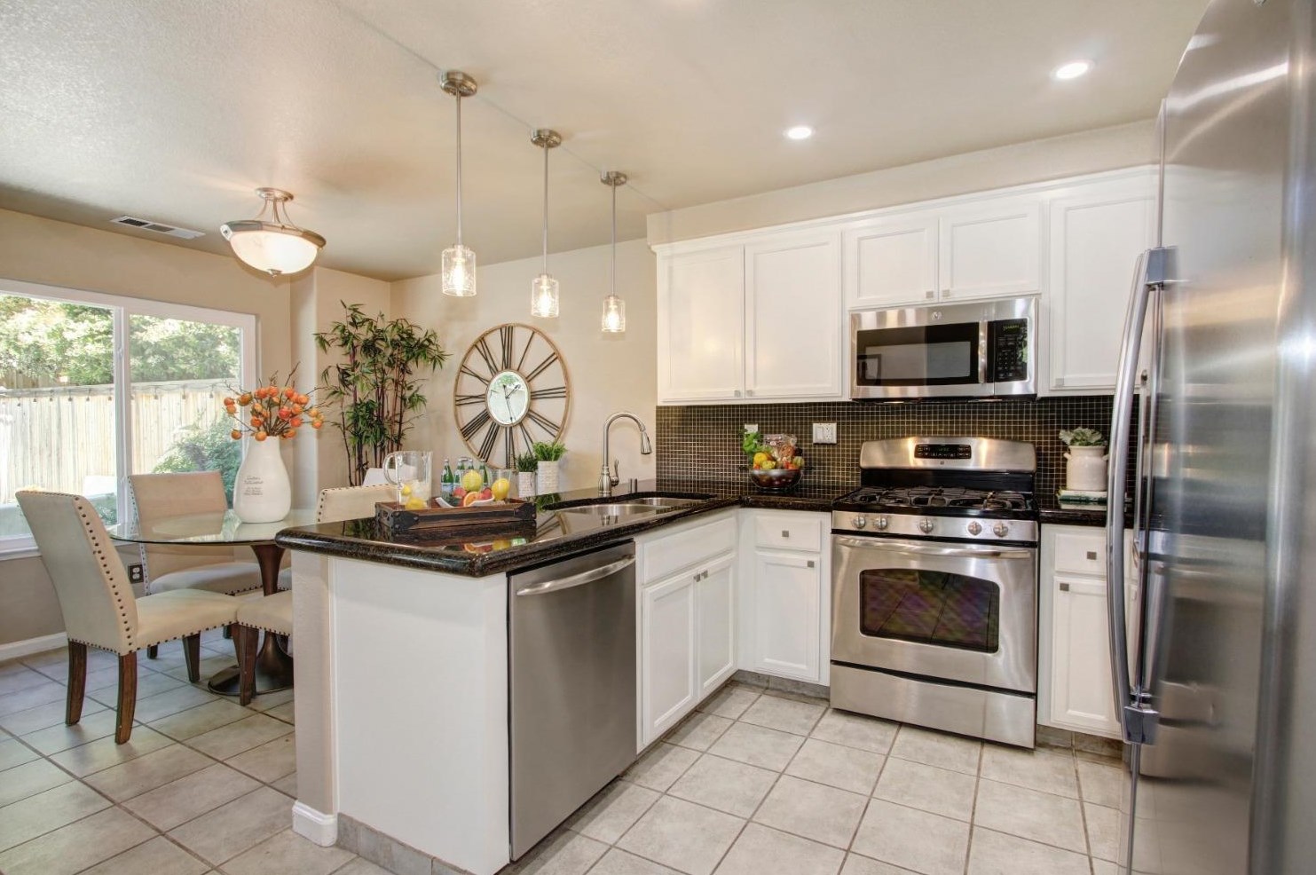 364 Princeton Ct, Roseville CA  95661-7760 exterior