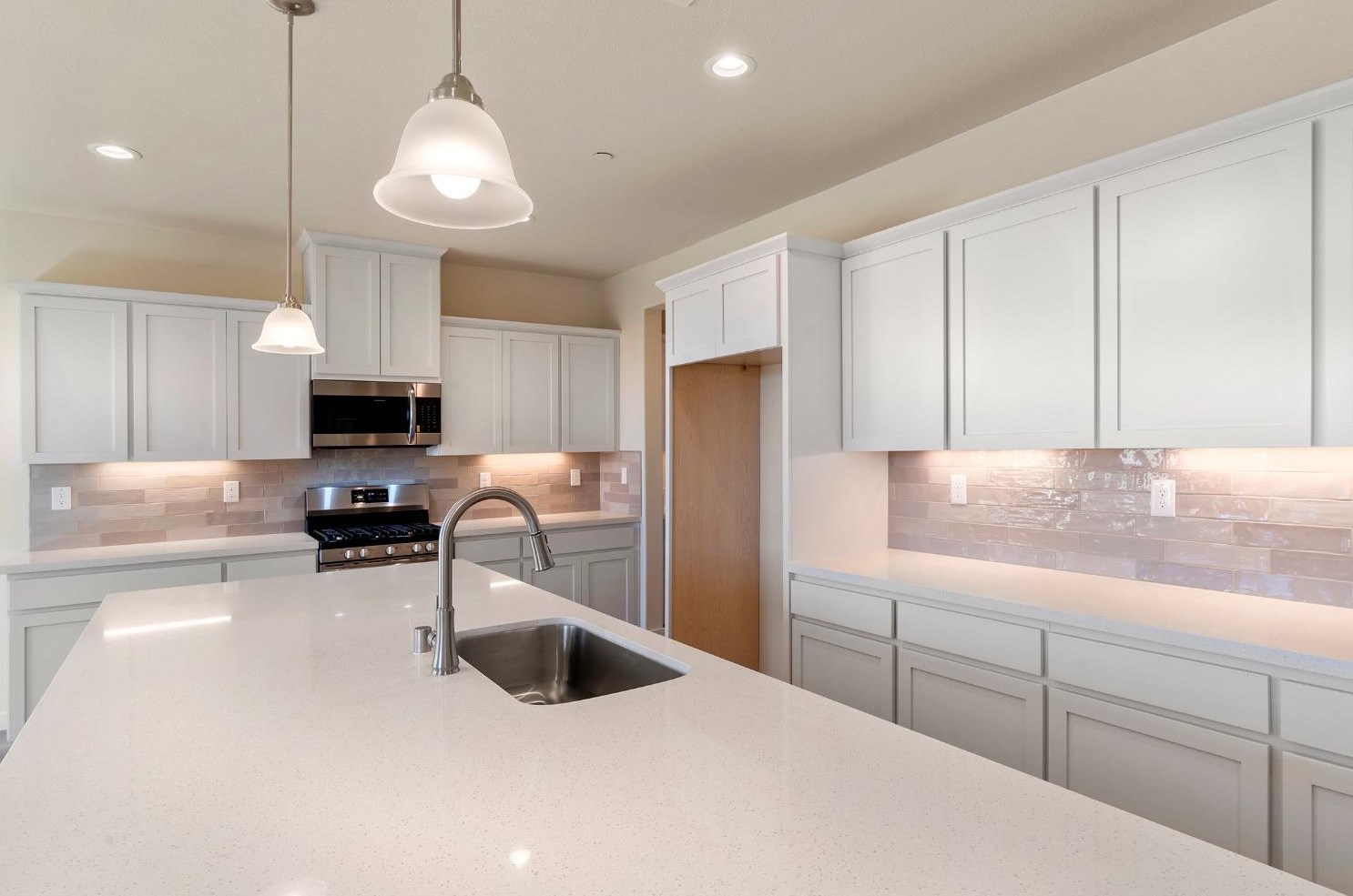 206 Velvet Bloom Ct, Lincoln CA  95648 exterior