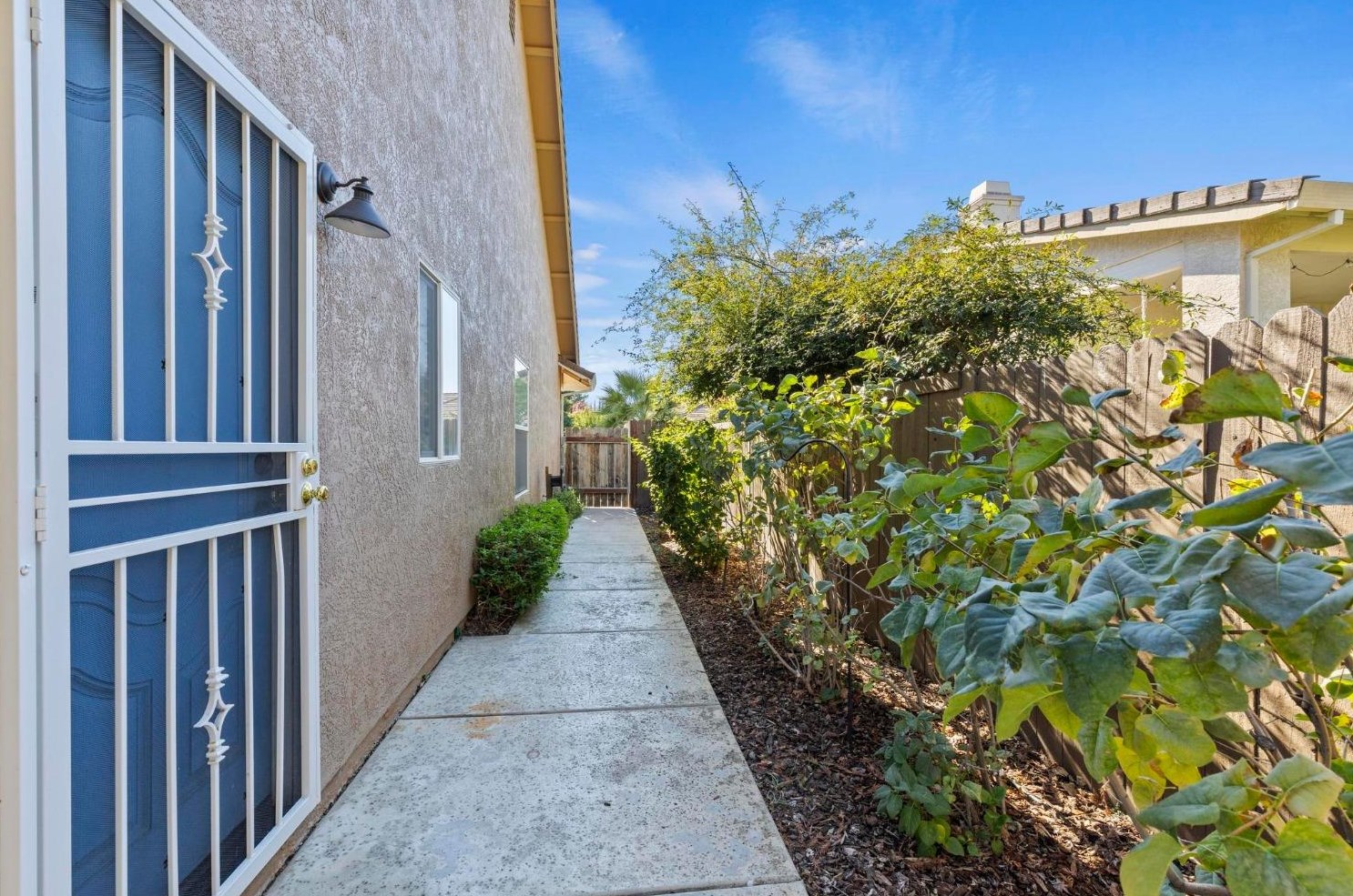 1811 Bradley Est Dr, Yuba City CA  95993-1671 exterior