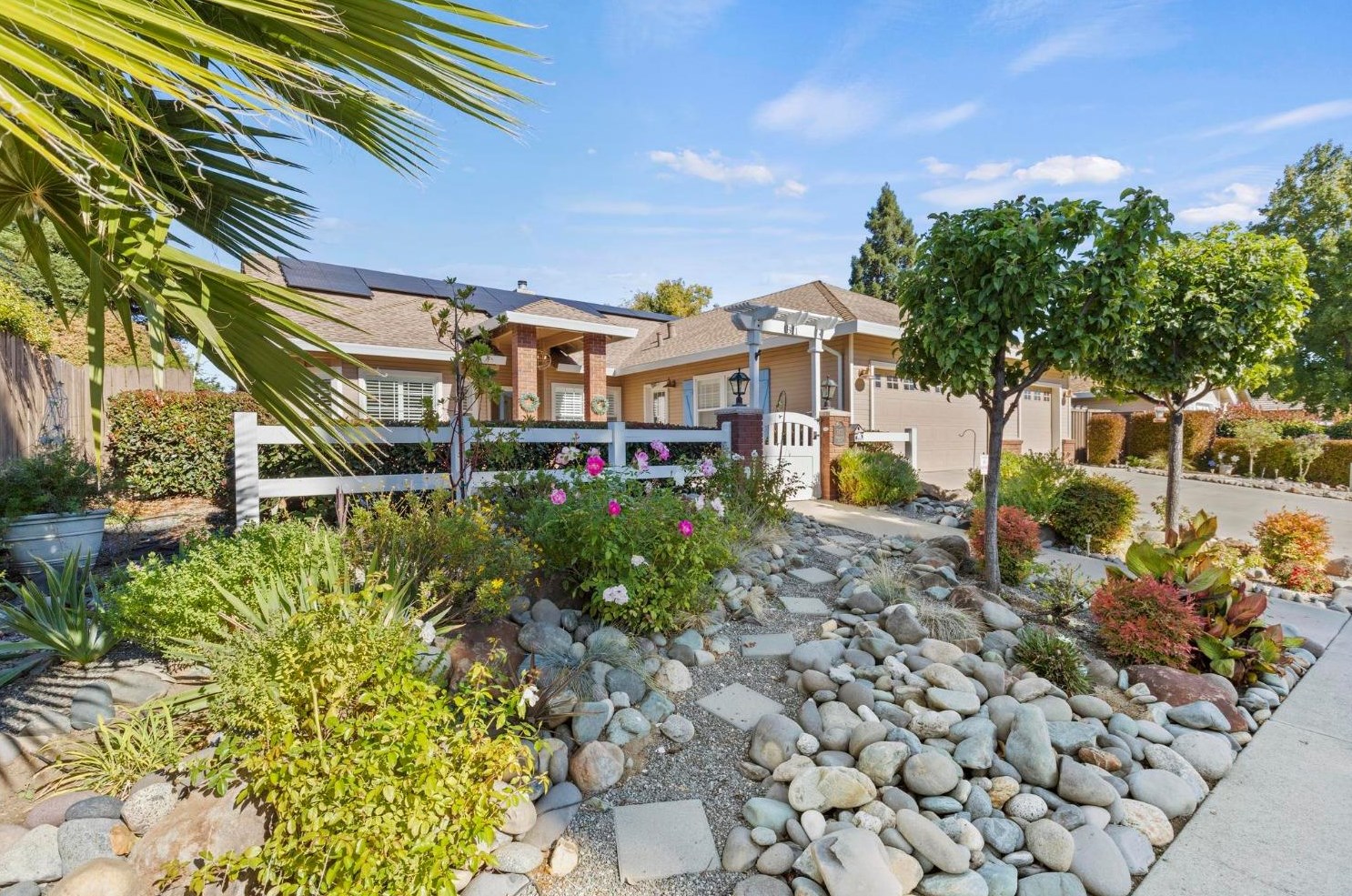 1811 Bradley Est Dr, Yuba City CA  95993-1671 exterior