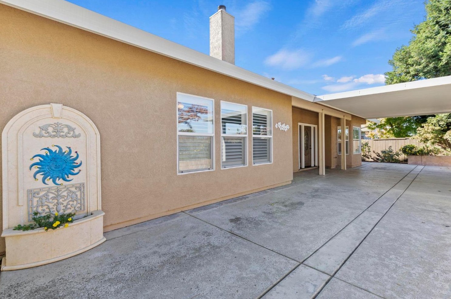 1811 Bradley Est Dr, Yuba City CA  95993-1671 exterior