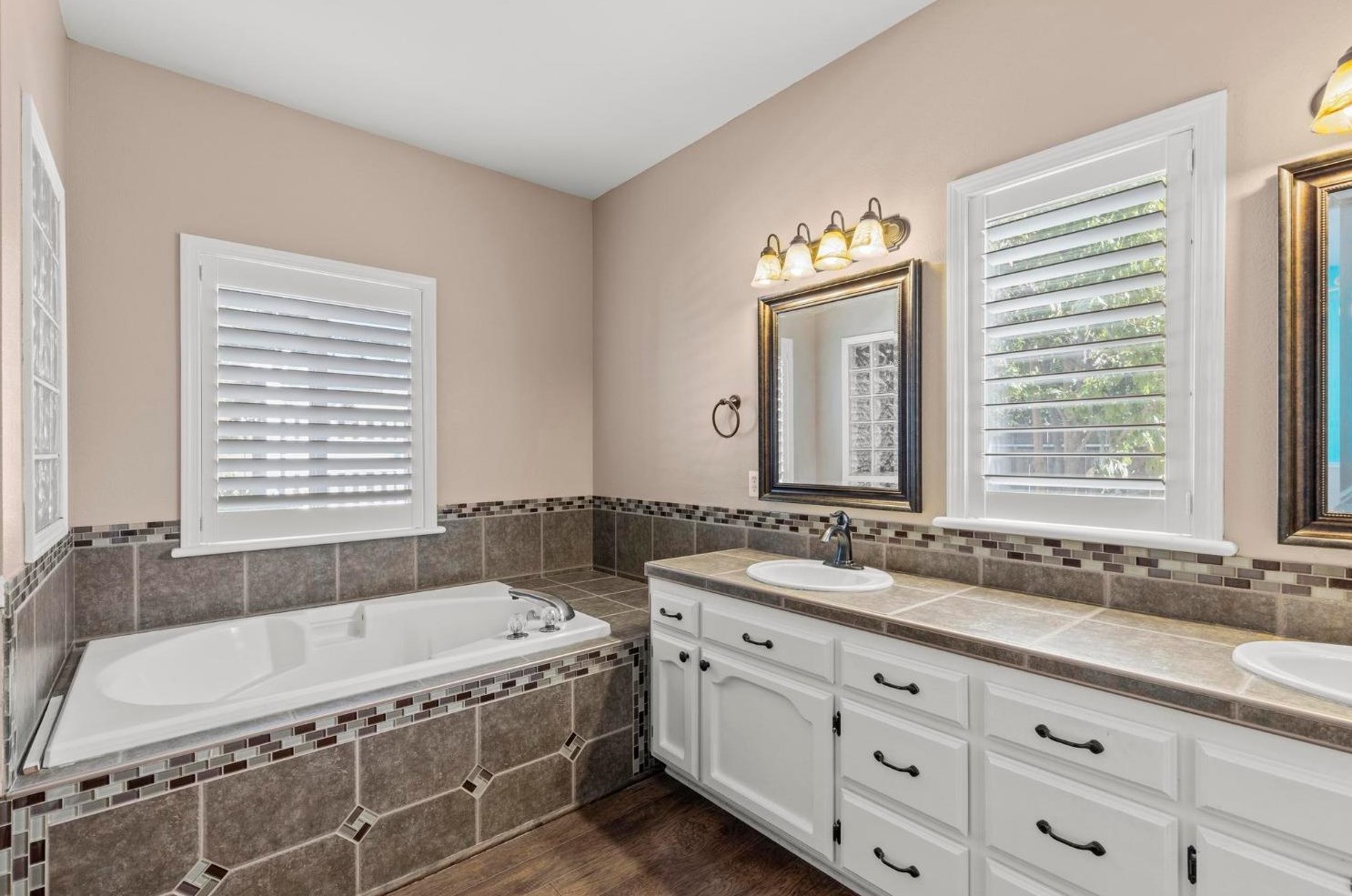 1811 Bradley Est Dr, Yuba City CA  95993-1671 exterior