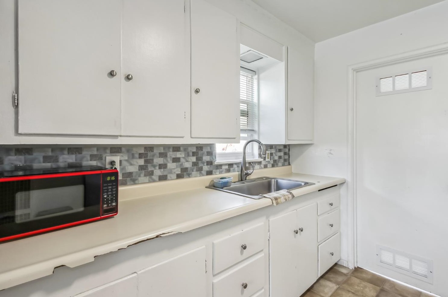 764 Bridge St, Yuba City CA 95991-3823 exterior