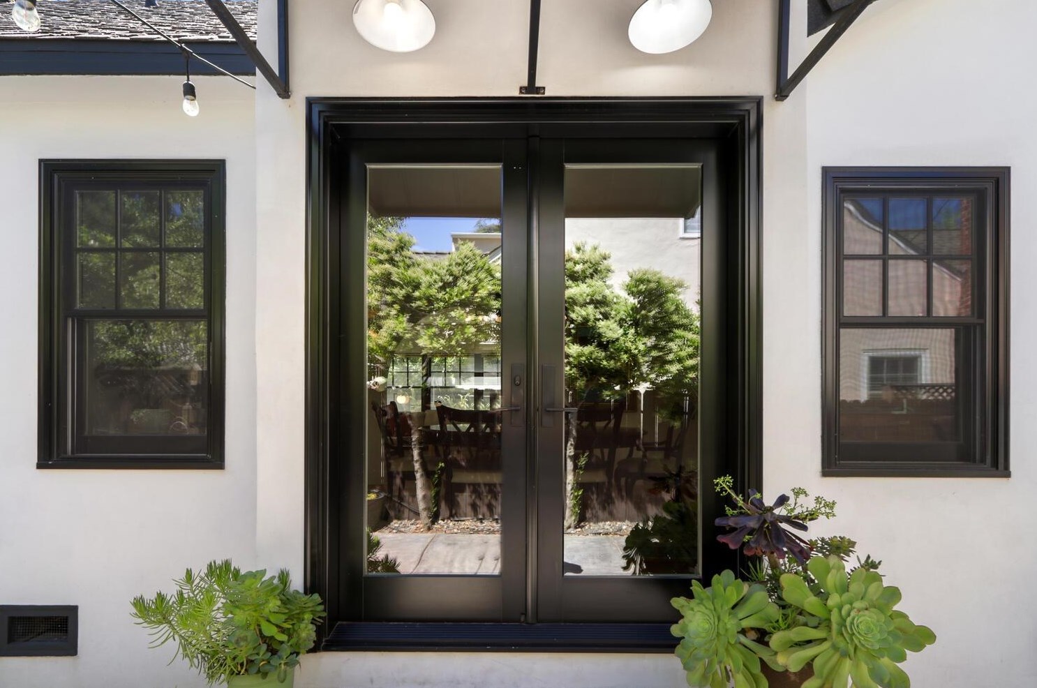 1515 41st St, Sacramento CA  95819-4042 exterior
