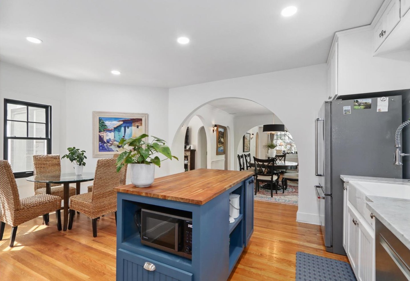 1515 41st St, Sacramento CA  95819-4042 exterior