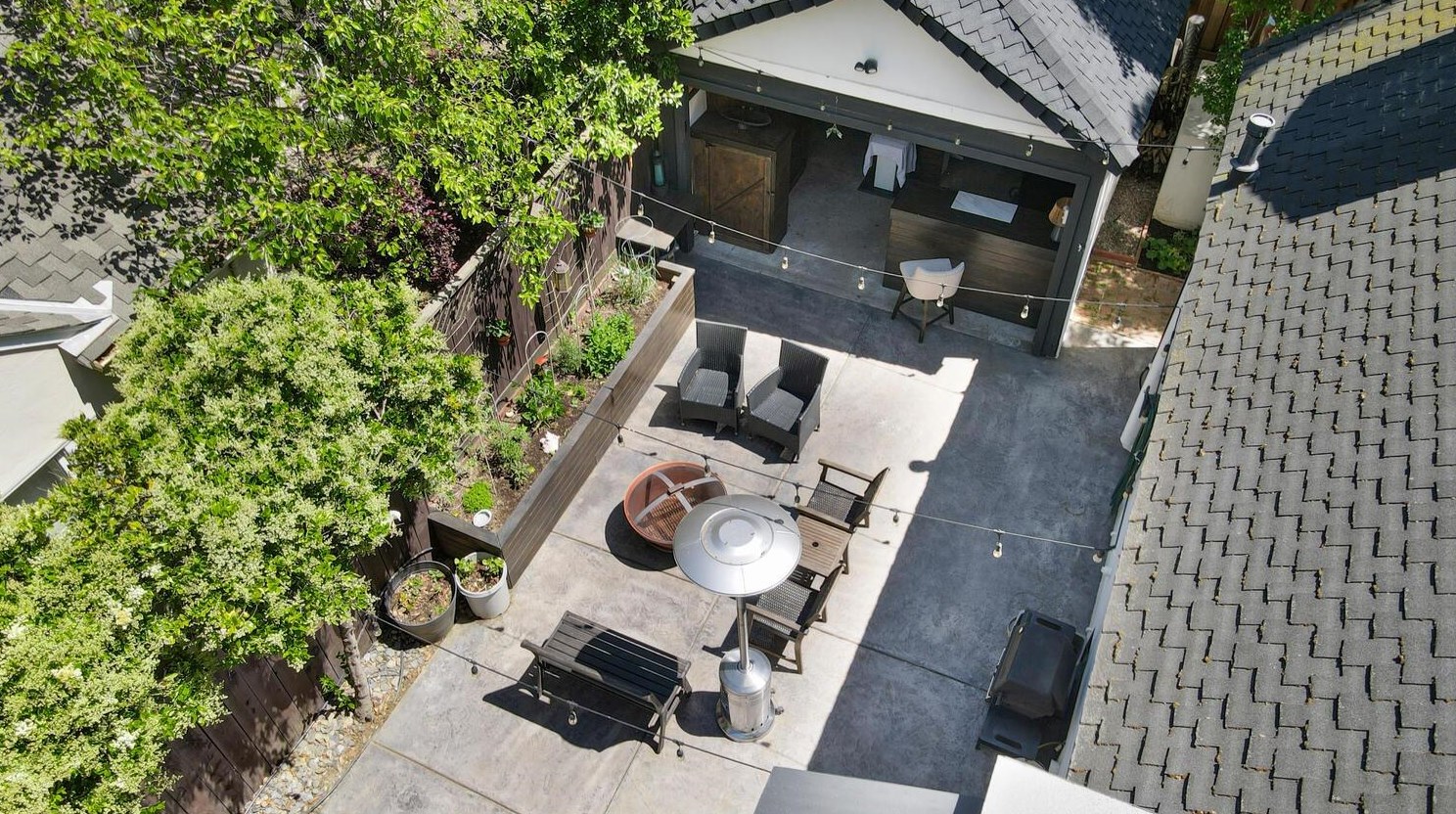1515 41st St, Sacramento CA  95819-4042 exterior