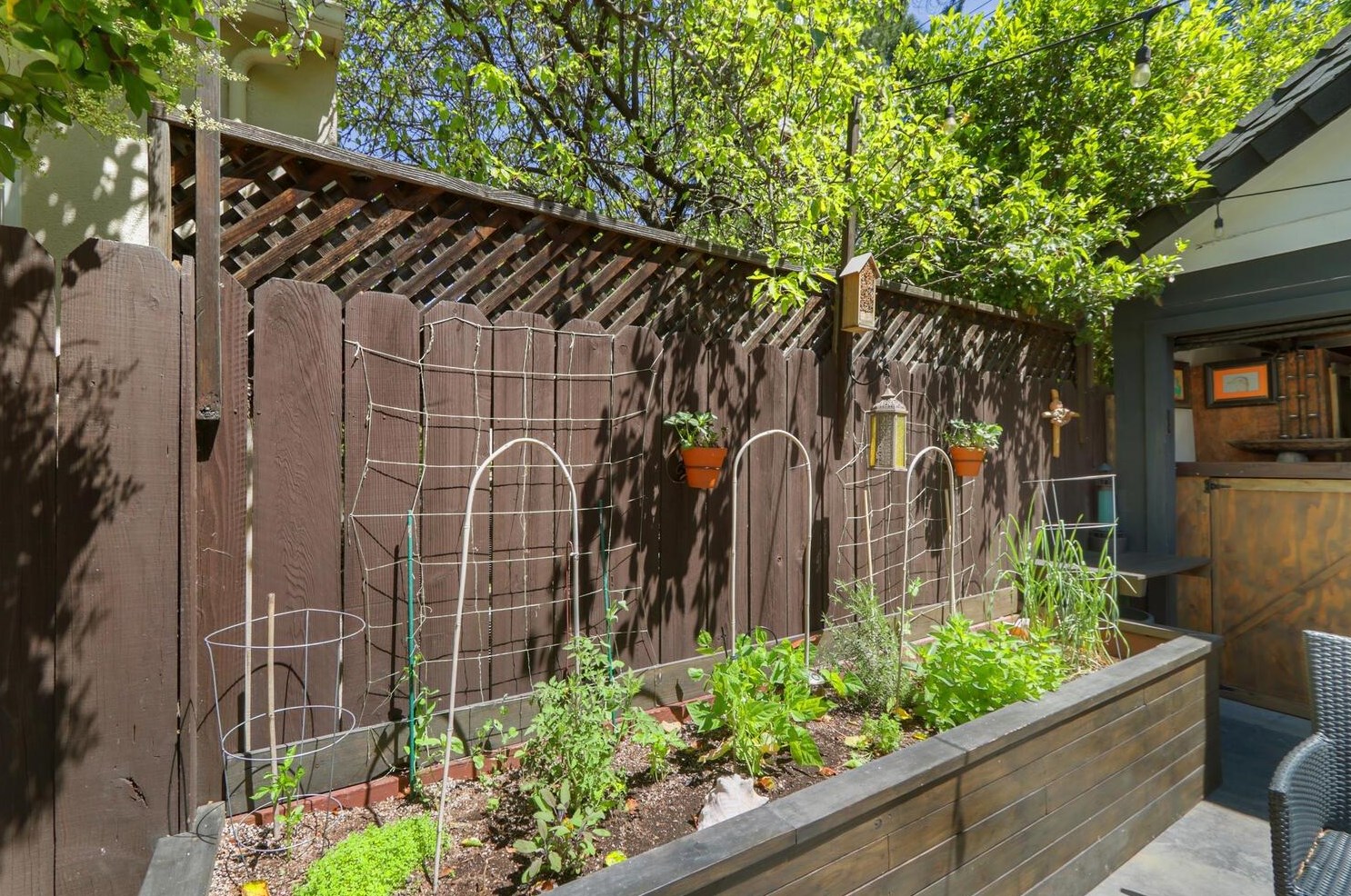 1515 41st St, Sacramento CA  95819-4042 exterior
