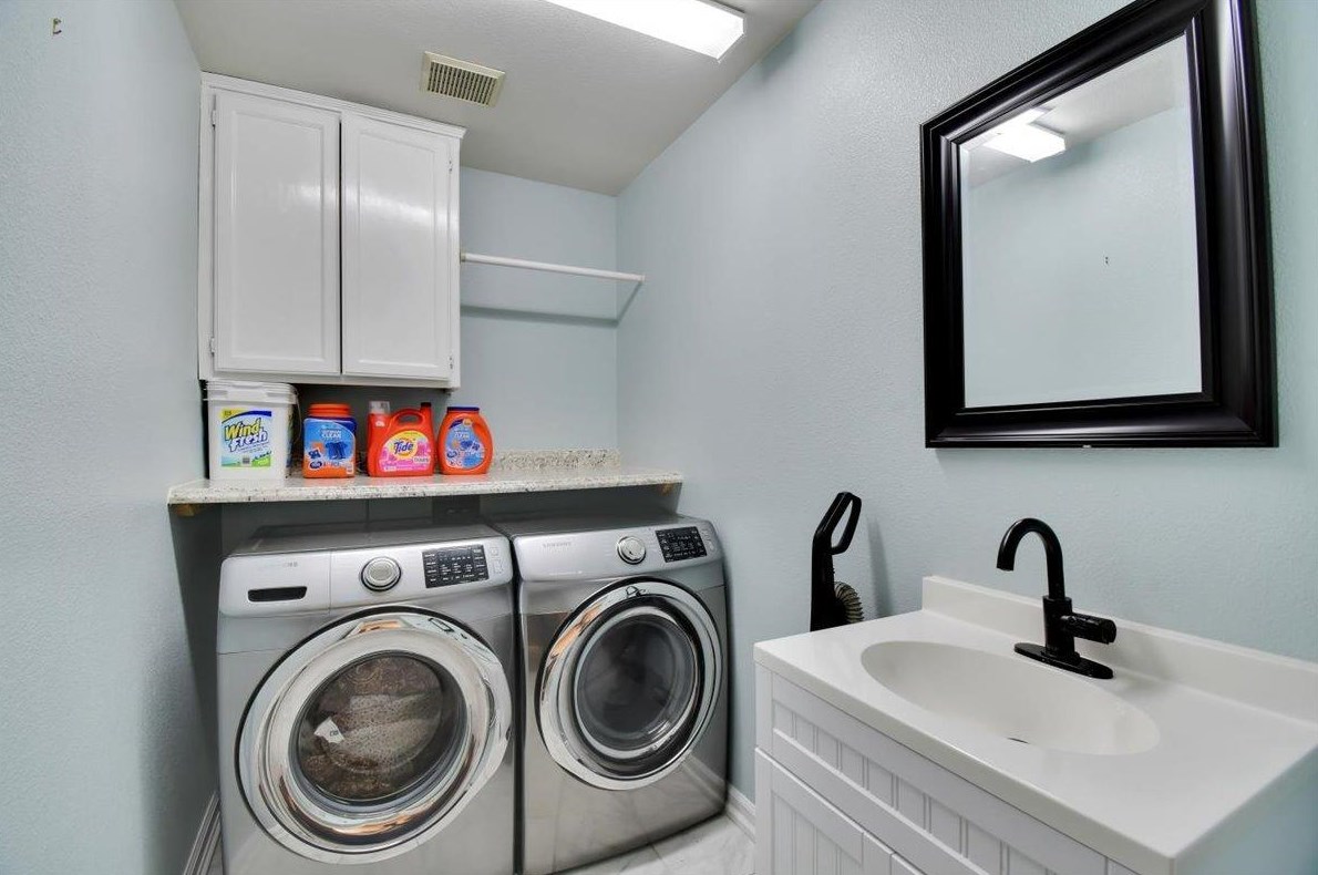 1661 Chelsea Pl, Yuba City CA  95993-7674 exterior