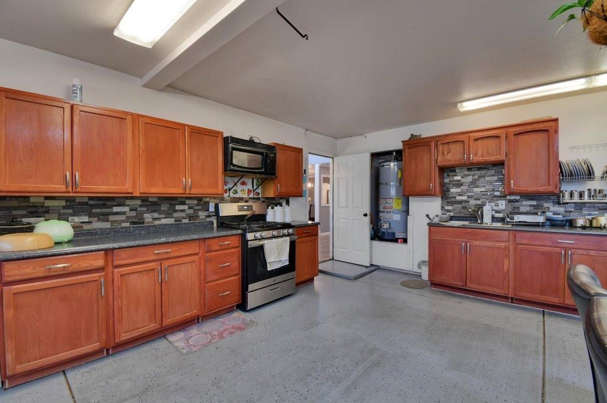 1661 Chelsea Pl, Yuba City CA  95993-7674 exterior