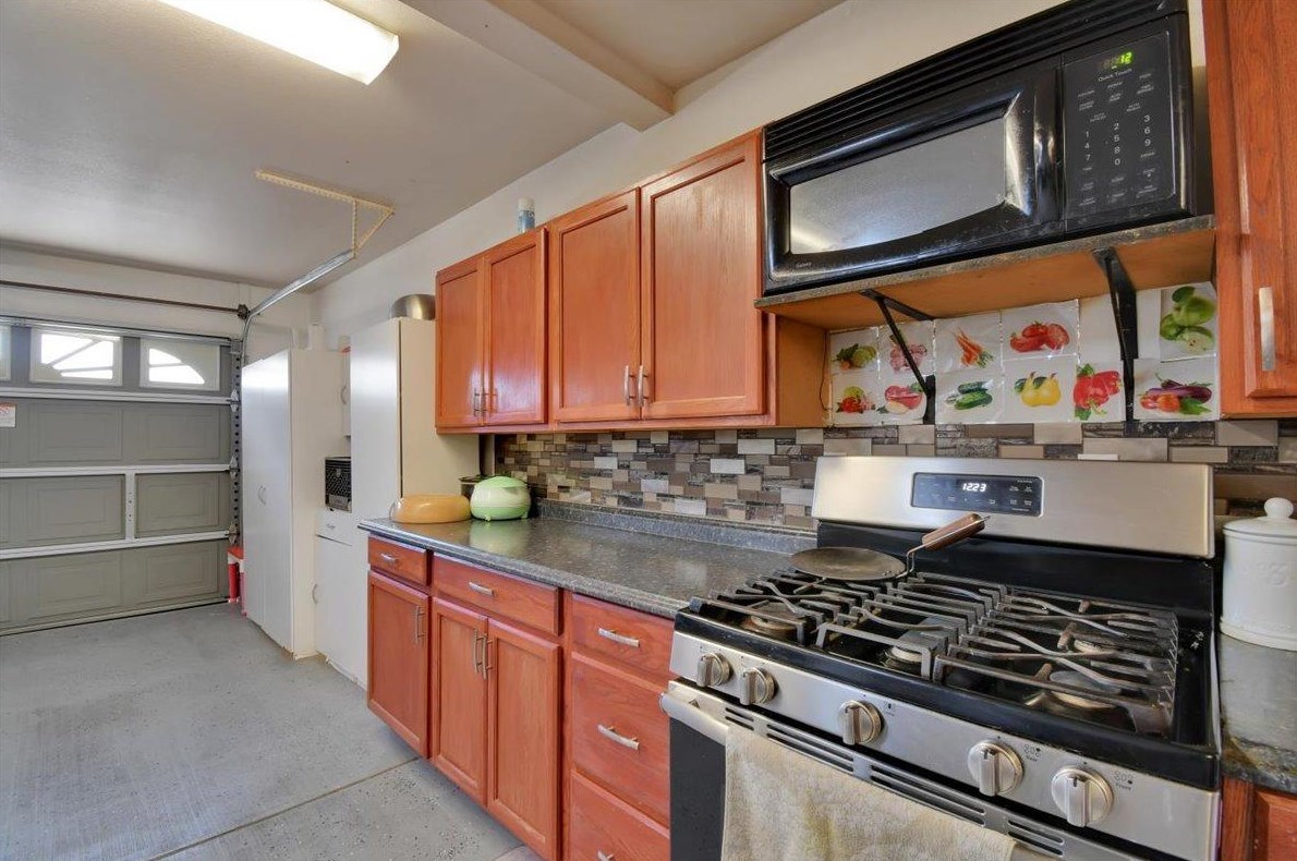 1661 Chelsea Pl, Yuba City CA  95993-7674 exterior