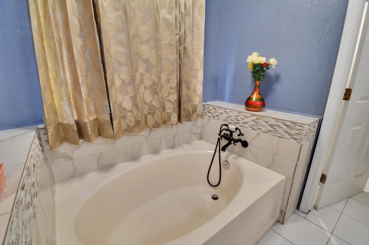 1661 Chelsea Pl, Yuba City CA  95993-7674 exterior