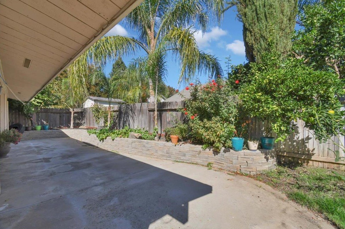 1661 Chelsea Pl, Yuba City CA  95993-7674 exterior