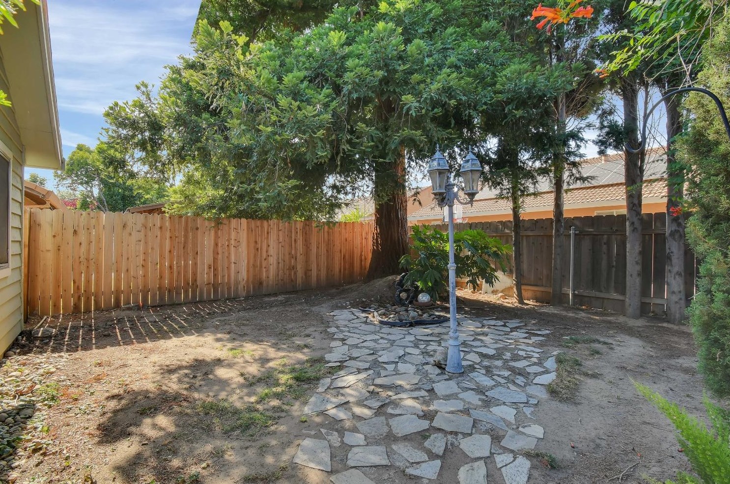 1967 Rameriz Dr, Yuba City CA  95993-7156 exterior