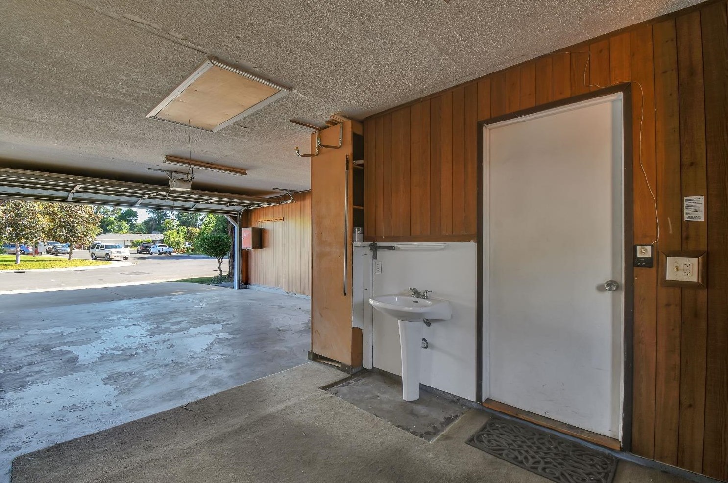 1967 Rameriz Dr, Yuba City CA  95993-7156 exterior