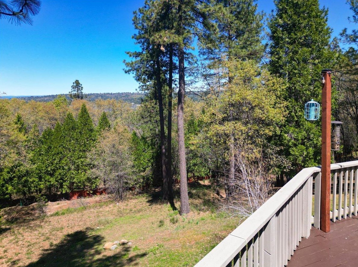 136 Sierra Blanca Ct, Grass Valley CA  95945-9741 exterior