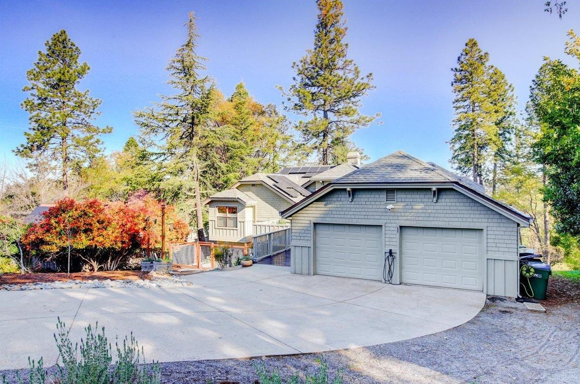 136 Sierra Blanca Ct, Grass Valley CA  95945-9741 exterior