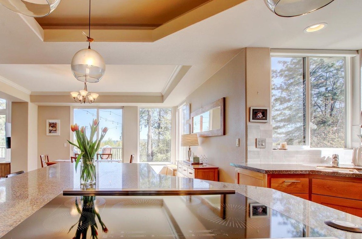 136 Sierra Blanca Ct, Grass Valley CA  95945-9741 exterior