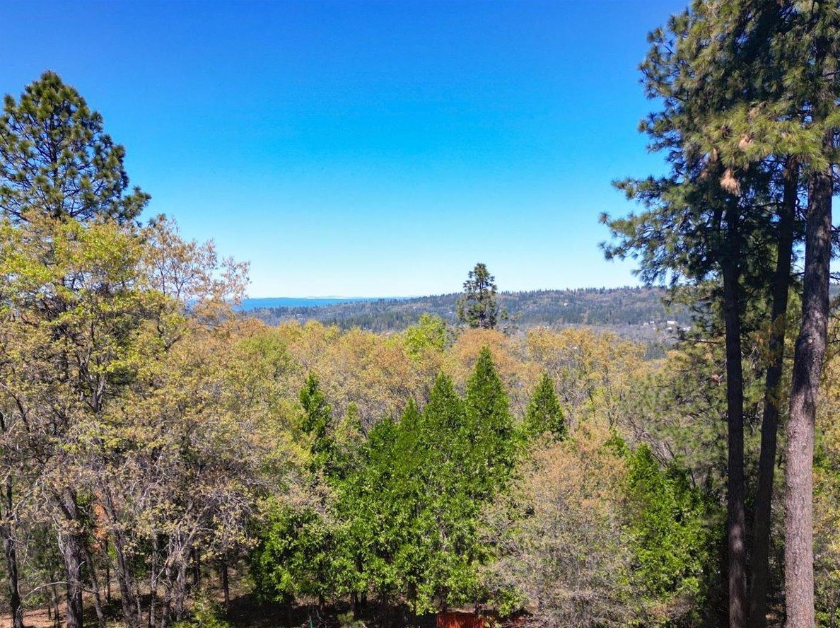 136 Sierra Blanca Ct, Grass Valley CA  95945-9741 exterior
